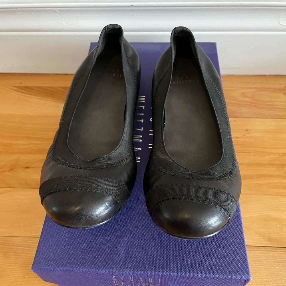 Stuart Weitzman black elastic flats with details